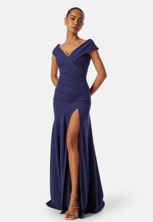 Se Goddiva Bardot Pleat Maxi Split Dress Dark blue XS (UK8) ved Bubbleroom