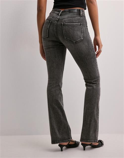 Se Vero Moda - Grå - Vmflash Mr Flared Jeans LI213 Ga No ved Nelly