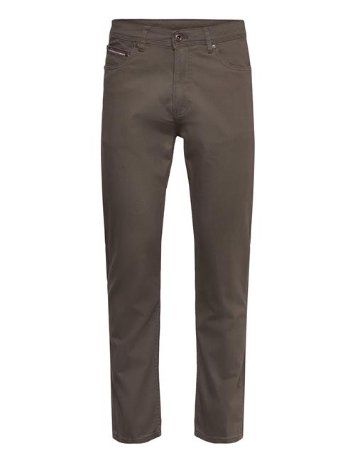 Se Lindbergh Twill Superflex 5 Pocket Pants Lindbergh Brown ved Booztlet