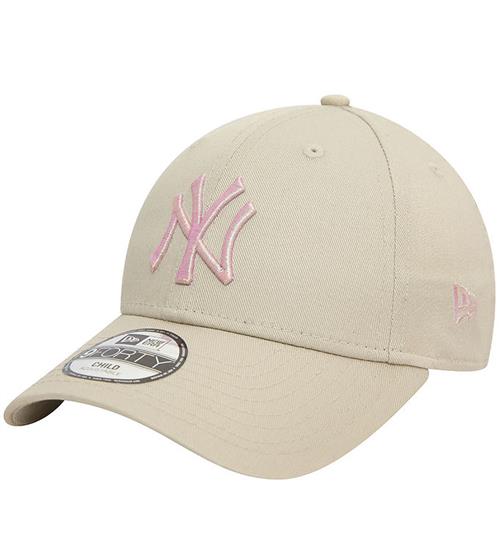 Se New Era New Era Kasket - 9Forty - New York Yankees - Light Beige/Pink ved KidsWorld