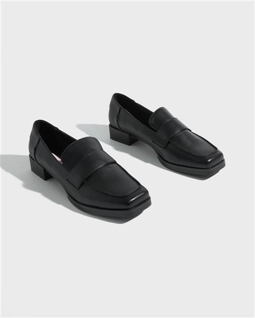 Nelly - Sort - Square Toe Loafer