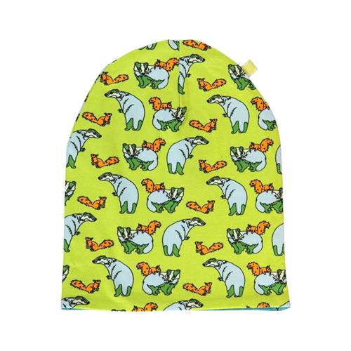 Se Småfolk Reversible beanie with badger, fox and Fall leaves  Pear Green | Grønn | 53 cm ved Babyshop