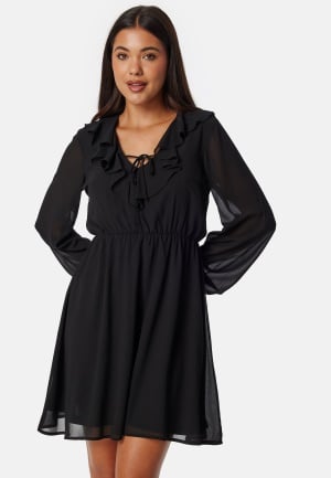 Se BUBBLEROOM V-neck Short Frill Dress Black XS ved Bubbleroom