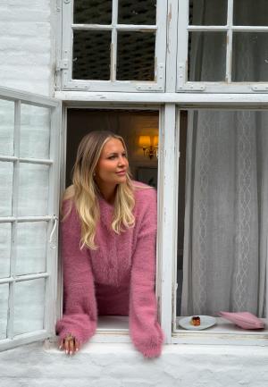 Se Josefin Lavold X Bubbleroom Josefin Fluffy Cardigan Pink L ved Bubbleroom