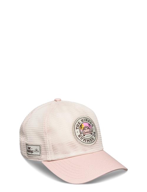 Se PUMA Motorsport Pl Summer Crew Trucker Cap PUMA Motorsport Pink ved Booztlet