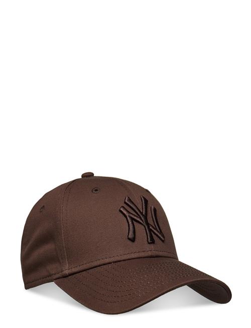 Se New Era Nos Wmns Lge Ess 9Forty Neyya New Era Brown ved Booztlet