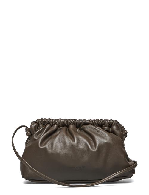 Se Anonymous Copenhagen Hally Grand Cloud Bag Anonymous Copenhagen Khaki ved Booztlet