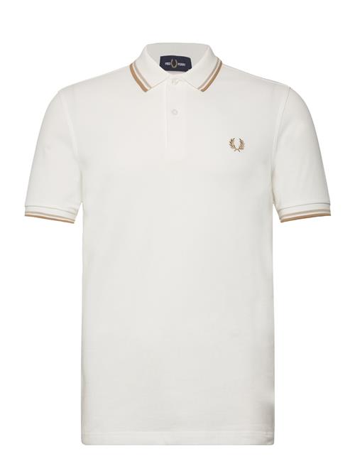 Se Fred Perry Twin Tipped Fp Shirt Fred Perry White ved Booztlet