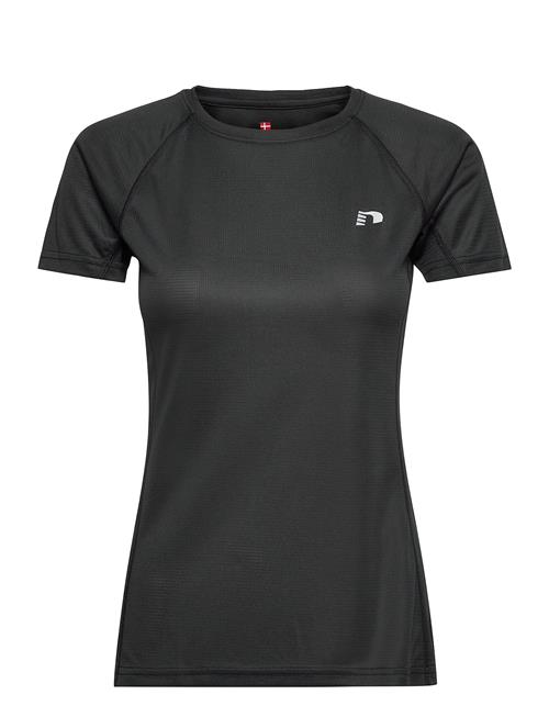 Se Newline Women Core Running T-Shirt S/S Newline Black ved Booztlet