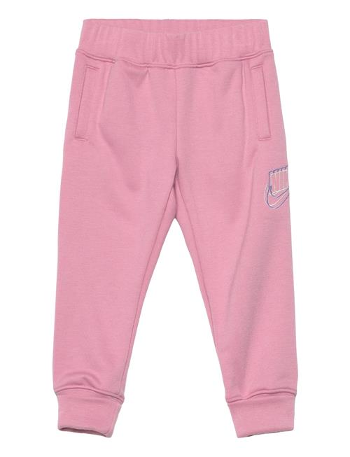 Se Nike Recycled Jogger Nike Pink ved Booztlet