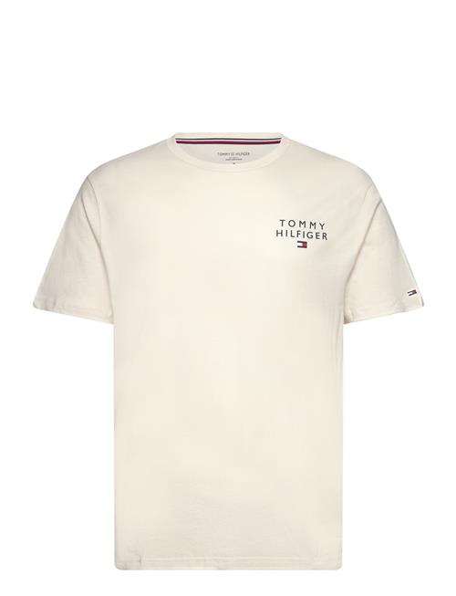 Se Tommy Hilfiger Cn Ss Tee Logo Tommy Hilfiger Cream ved Booztlet