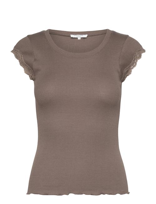 Se Rosemunde Short Sleeve Top W/ Lace Rosemunde Brown ved Booztlet