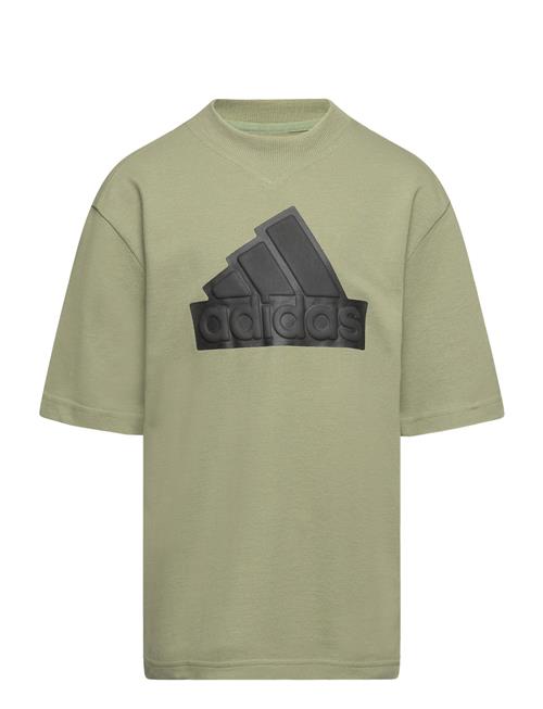 Se adidas Sportswear U Fi Logo T Adidas Sportswear Green ved Booztlet