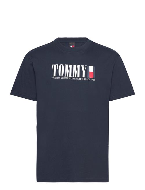 Se Tommy Jeans Tjm Reg Tommy Dna Flag Tee Ext Tommy Jeans Navy ved Booztlet