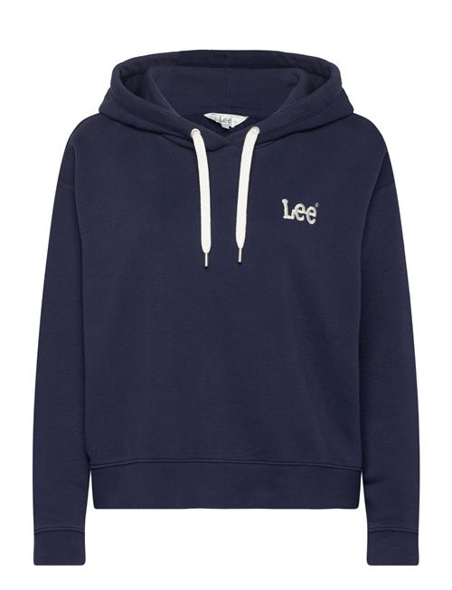 Se Lee Jeans Essential Hoodie Lee Jeans Navy ved Booztlet