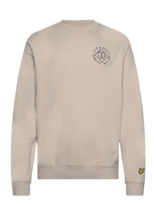 Se Lyle & Scott Stamp Crew Neck Sweatshirt Lyle & Scott Beige ved Booztlet