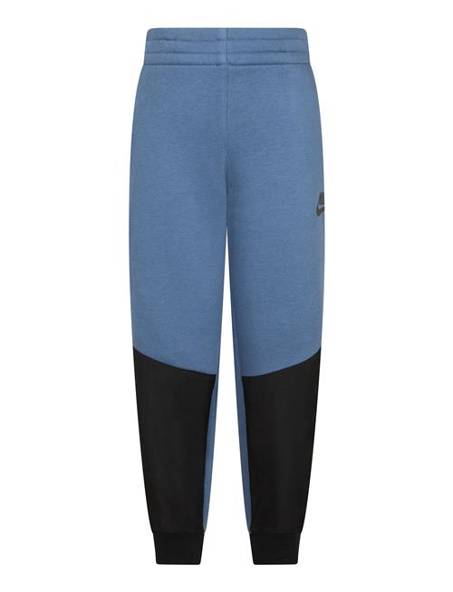 Se Nike Nike Sportswear Utility Jogger Nike Blue ved Booztlet