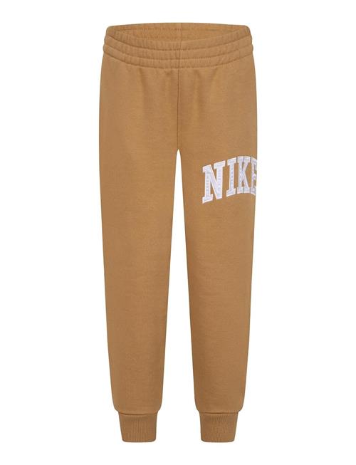 Se Nike Nike Sportswear Club Pants Nike Brown ved Booztlet