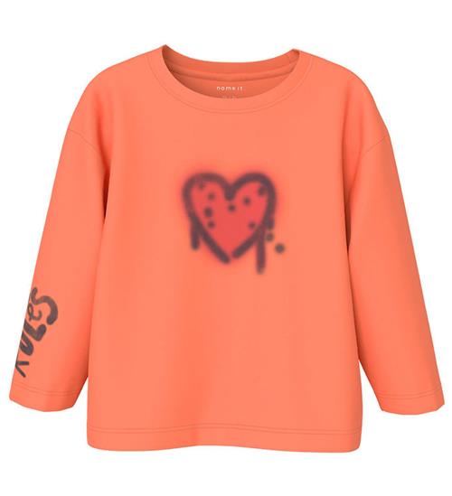 Se Name It Bluse - NmfNoa - Fusion Coral m. Hjerte ved KidsWorld