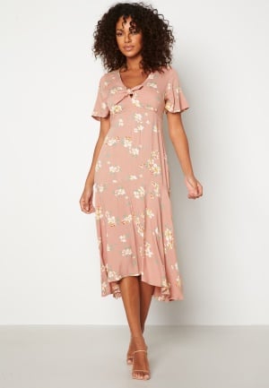 Se Happy Holly Therese dress Pink / Floral 46 ved Bubbleroom