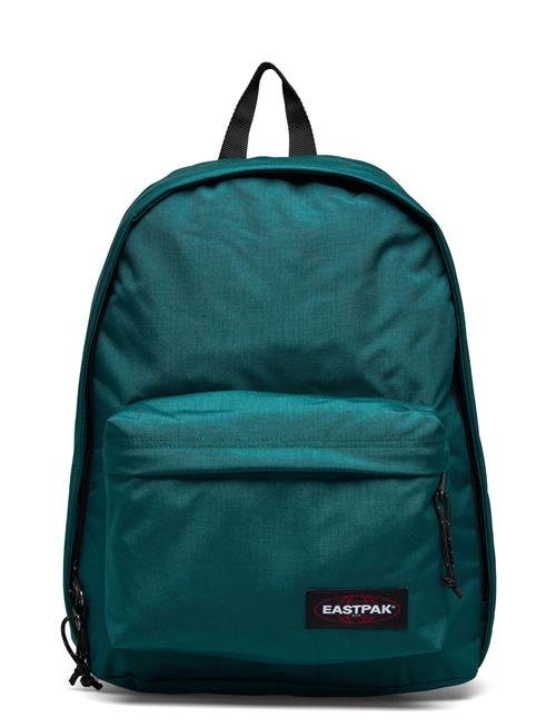 Se Eastpak Out Of Office Eastpak Green ved Booztlet