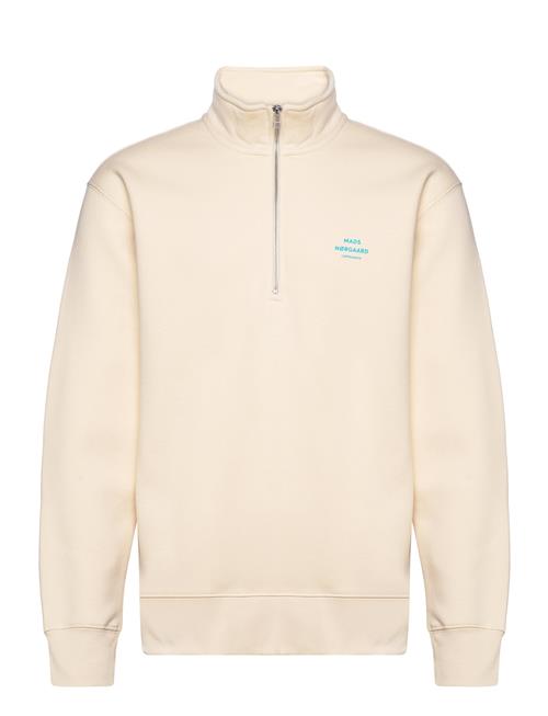 Se Mads Nørgaard Standard Half Zip Logo Sweat Mads Nørgaard Cream ved Booztlet