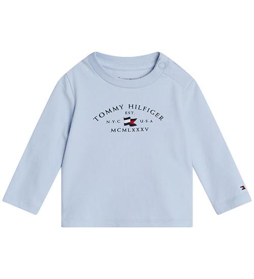 Se Tommy Hilfiger Bluse - Essential Printed - Breezy Blue ved KidsWorld