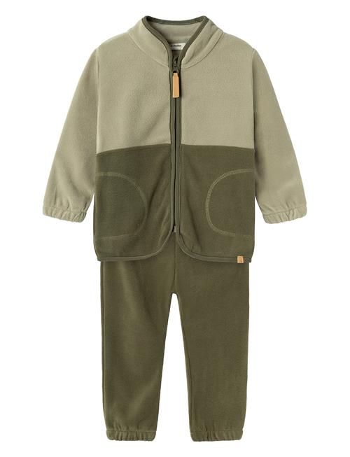 Se Lil'Atelier Nmmlaspektra Fleece Set Fo Lil Lil'Atelier Green ved Booztlet