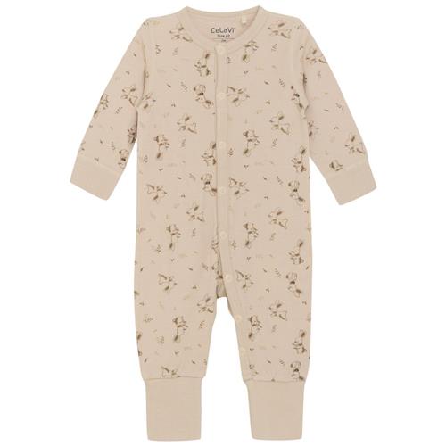 Se Celavi Mønstret Heldragt Woodsmoke | Beige | 60 cm ved Babyshop