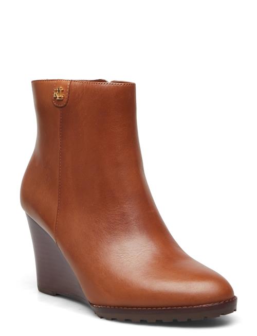 Se Lauren Ralph Lauren Shaley Calfskin Wedge Bootie Lauren Ralph Lauren Brown ved Booztlet