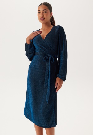 Se Happy Holly Sparkling Midi Wrap Dress Blue 32/34 ved Bubbleroom