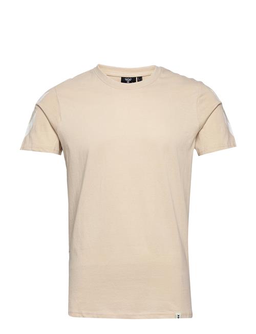 Se Hummel Hmllegacy Chevron T-Shirt Hummel Cream ved Booztlet