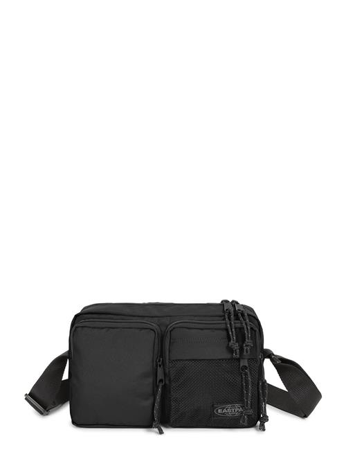 Se Eastpak Double Cros Eastpak Black ved Booztlet