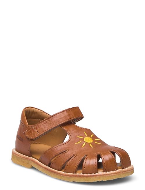 Se Sandals - Flat - Closed Toe - ANGULUS Brown ved Booztlet