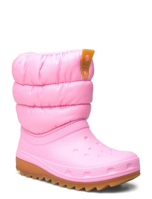 Se Crocs Classic Neo Puff Boot K Crocs Pink ved Booztlet