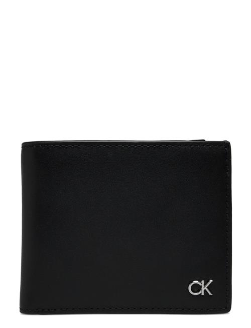 Se Calvin Klein Metal Ck Bifold 5Cc W/Coin Calvin Klein Black ved Booztlet