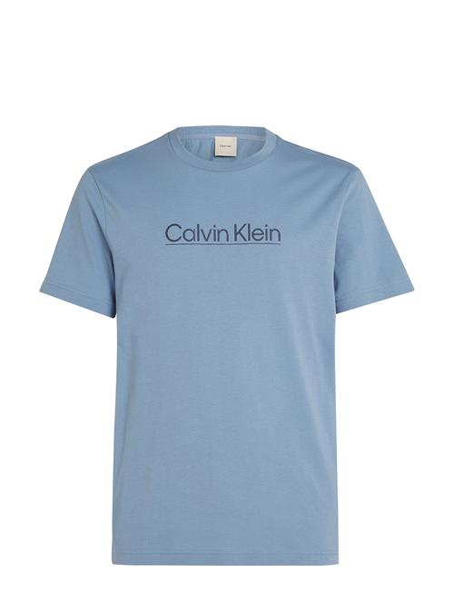 Se Calvin Klein Raised Line Logo T-Shirt Calvin Klein Blue ved Booztlet