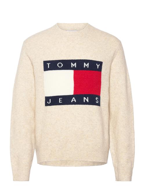 Se Tommy Jeans Tjm Reg Melange Flag Sweater Tommy Jeans Cream ved Booztlet