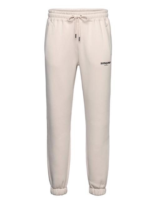 Se SIXTH JUNE Essentiel Joggers Pants SIXTH JUNE Cream ved Booztlet