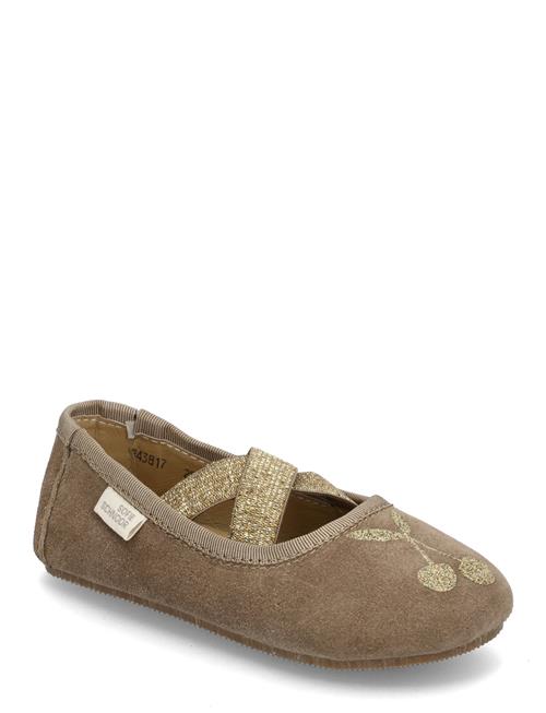 Se Sofie Schnoor Baby and Kids Shoe Indoor Sofie Schnoor Baby And Kids Beige ved Booztlet