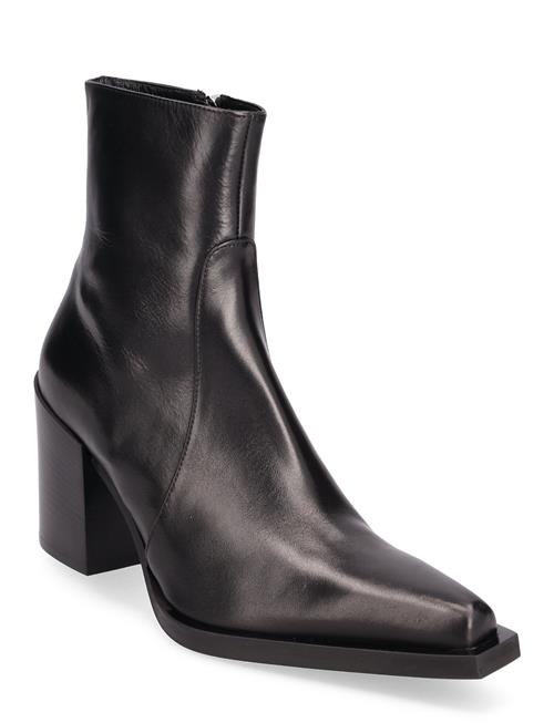 Se Apair New Edgy Bootie Apair Black ved Booztlet