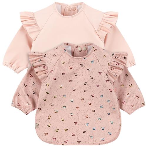 Se Konges Sløjd 2 Pack Dinner Bib With Sleeves And Frill Fairy Cherry/Cameo Rose | Lyserød | 18-36 months ved Babyshop