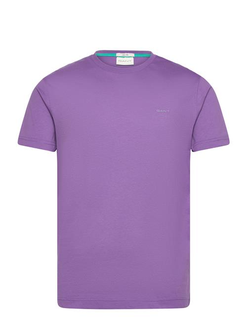 Se GANT Contrast Logo Ss T-Shirt GANT Purple ved Booztlet