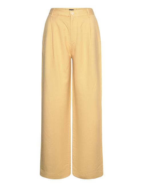 Se Lindex Trouser Ragna With Pleats Lindex Yellow ved Booztlet