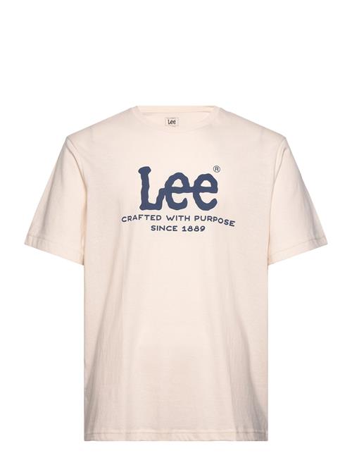 Se Lee Jeans Relaxed Logo Tee Lee Jeans Cream ved Booztlet