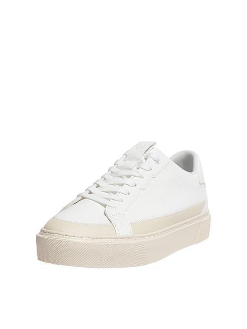 Se Pull&Bear Sneaker low  beige / creme ved About You