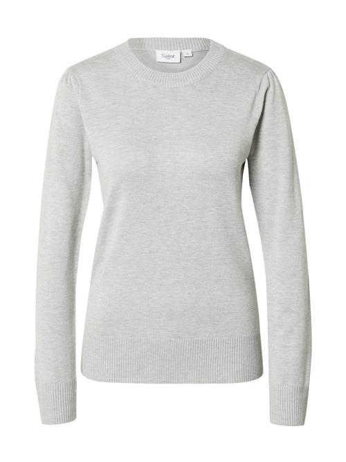 Se SAINT TROPEZ Pullover 'Mila'  grå-meleret ved About You