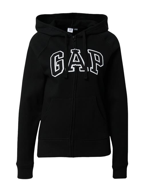 Se GAP Sweatjakke  sort / hvid ved About You