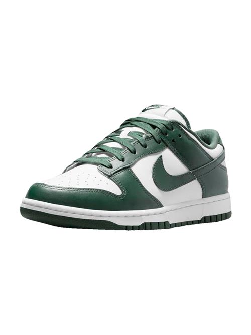 Se Nike Sportswear Sneaker low 'DUNK LOW RETRO'  grøn / hvid ved About You