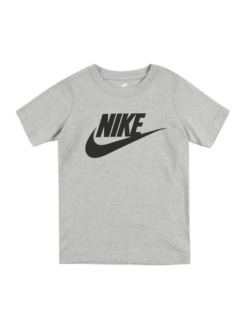 Se Nike Sportswear Shirts 'NIKE FUTURA S/S TEE'  grå-meleret ved About You